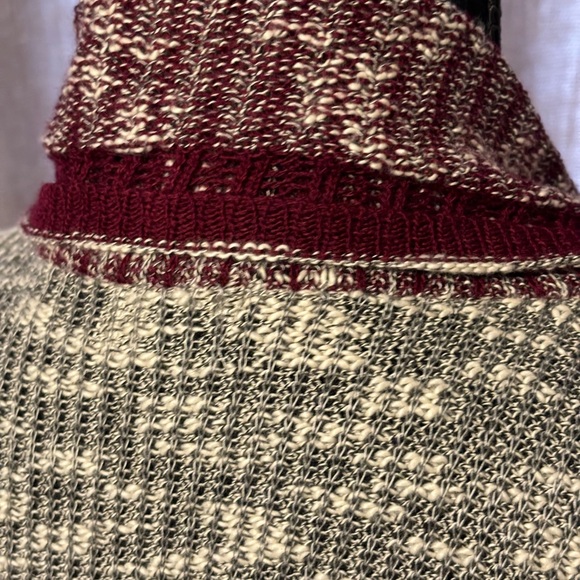 Closet Space Burgundy & Gray Cardigan Size S - Picture 8 of 12